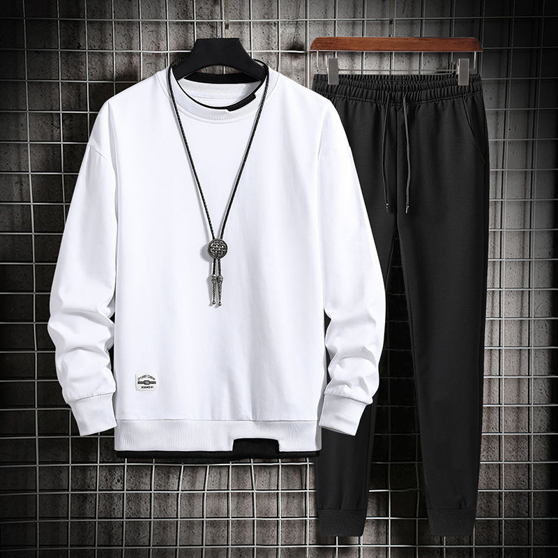 ホワイト/スウェット+ブラック/パンツ